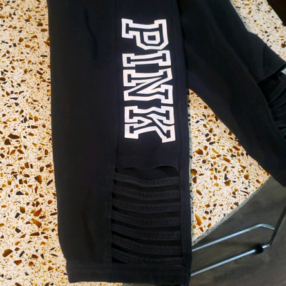 Victoria Secret Pink yoga crop pants